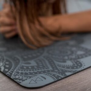 Mata do jogi Yoga Design Lab Infinity – Mandala CHARCOAL 5mm Infinity