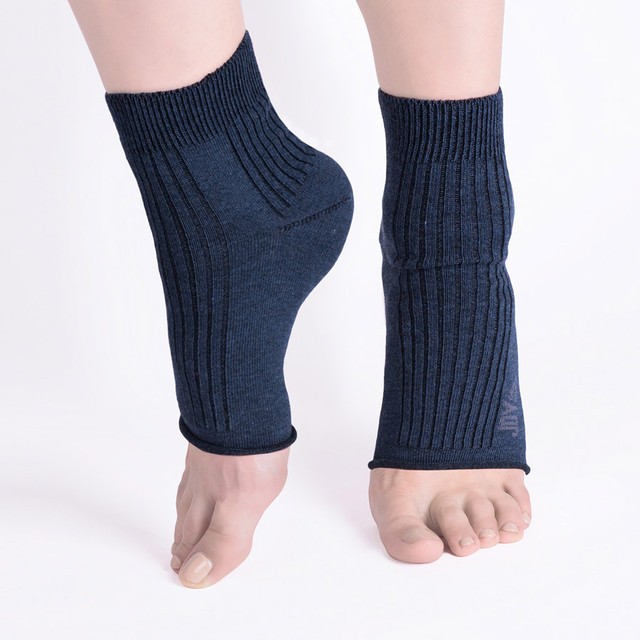 Skarpetki do jogi JOY IN ME – ON/OFF the mat socks (Dark Navy Blue) Rękawiczki i skarpetki