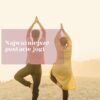 Najważniejsze postaci jogi zdjecie ilustracyjne wpisu na bloga o jodze Namaste24.pl przedstawia dwie osoby odwrócone plecami i ćwiczące jogę na plaży